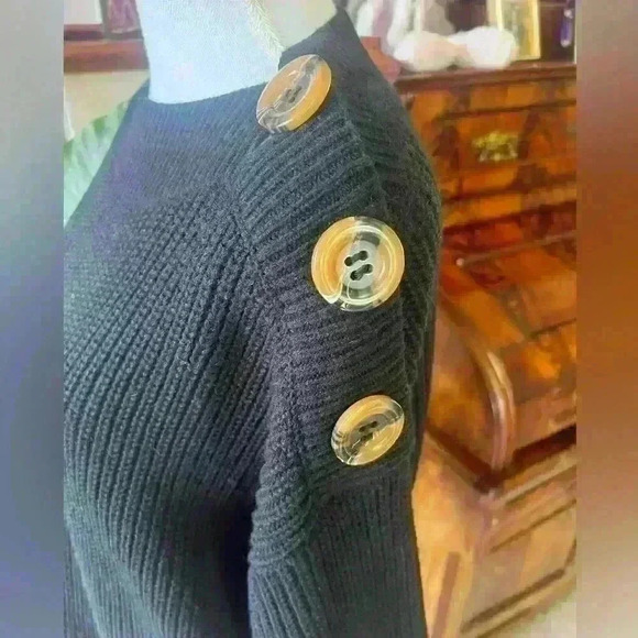 For the Republic ladies black sweater Medium crew neck with large button design - Picture 5 of 6